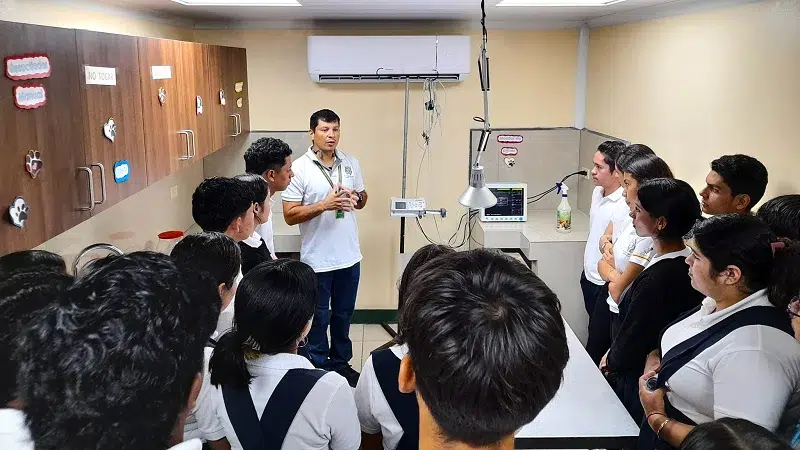 Estudiantes de secundaria conocen oferta académica de la UNA Camoapa