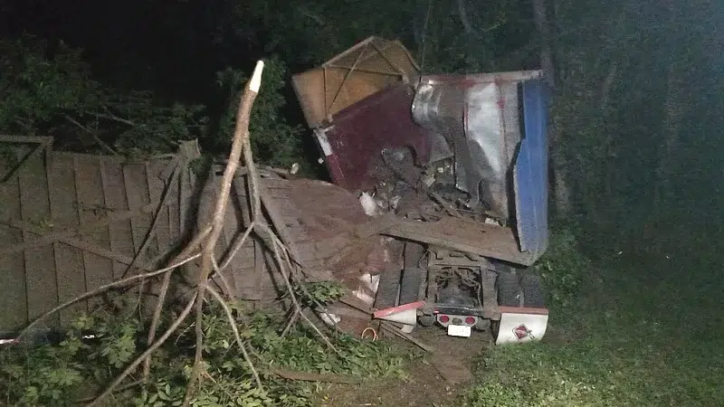 Accidente en Las Ñambara deja dos personas lesionadas