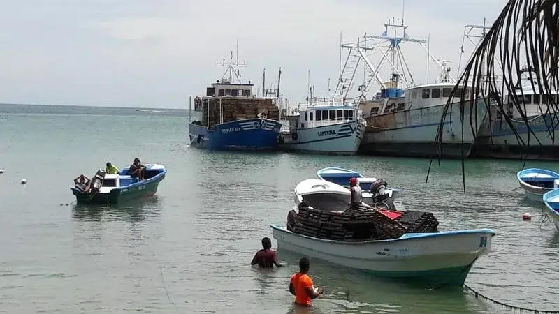 Arriesgan su vida para sobrevivir: las mortales faenas de pescadores de Bluefields
