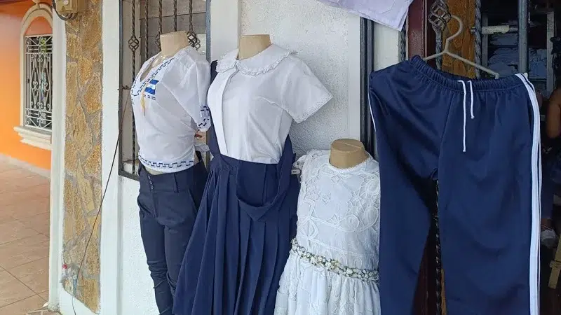 Comerciantes de Camoapa registran buenas ventas de uniformes escolares