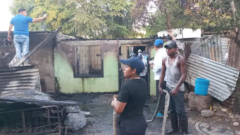 En Acoyapa incendio en dos viviendas deja cuantiosos daños económicos