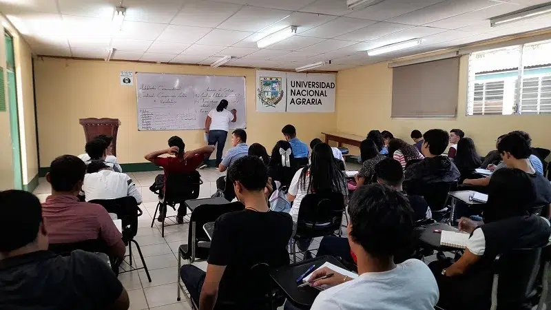 UNA Camoapa recibe a estudiantes de la modalidad regular en nuevo ciclo académico