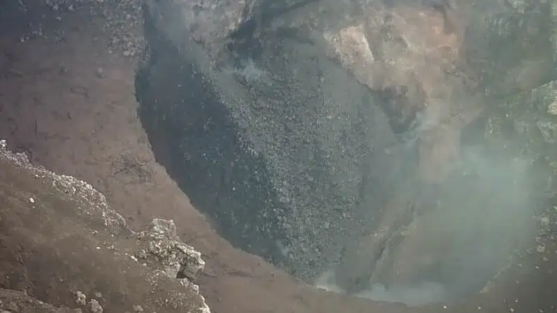 El volcán Masaya incrementa su actividad volcánica por derrumbes