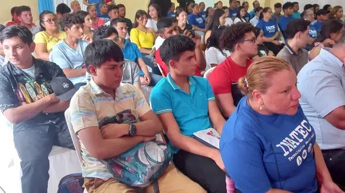 El Centro Tecnológico Josefa Toledo de Aguerrí atiende anualmente a 5,429 estudiantes, a través de carreras técnicas, cursos de capacitación y estrategias.
