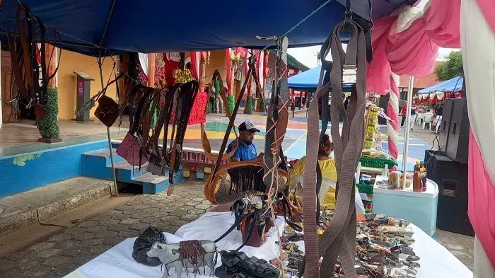Artesanos del cuero se alistan para la temporada agostina