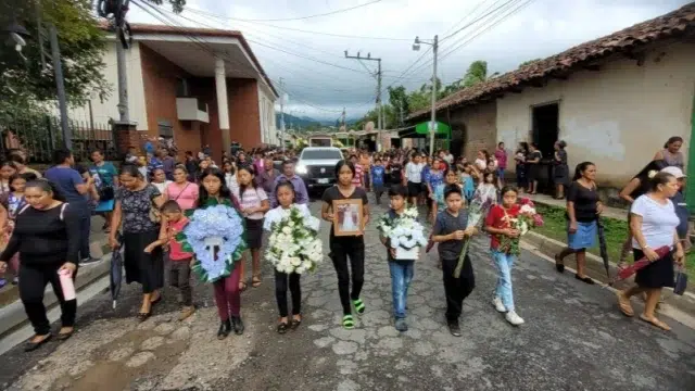 Al menos 19 fallecidos por lluvias en El Salvador