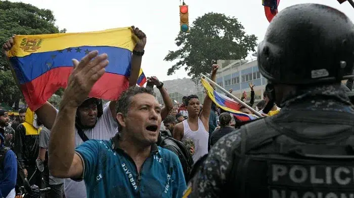 Este lunes estallaron las primeras protestas en Venezuela en rechazo a la anunciada reelección de Nicolás Maduro como presidente del país sudamericano. Cortesía