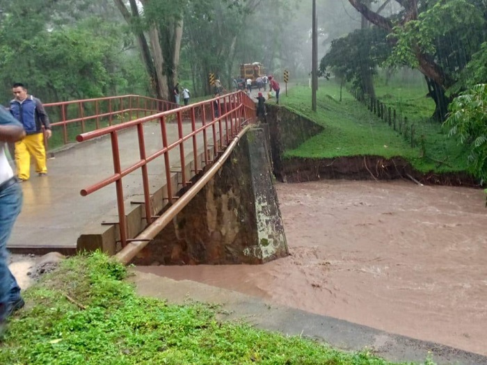 Colapso de puente aísla a 12,000 personas en Matiguás, Matagalpa y paraliza el transporte en más de 40 comunidades. Foto: Cortesía