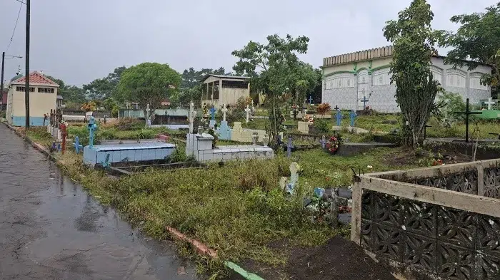 Cementerio de Camoapa luce montoso previo al día de los difuntos