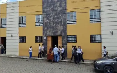 Bachilleres necesitan orientación vocacional y familiar para continuar su formación