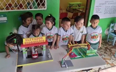 Talento de Camoapa sobresale en feria científica 2024