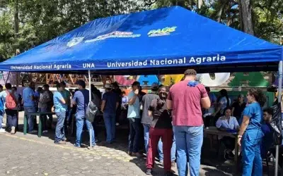 Universitarios de Camoapa promueven feria de emprendedores y clínica móvil