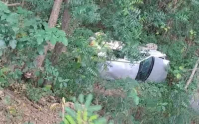 Accidente cobra la vida de un adulto mayor y deja varios heridos