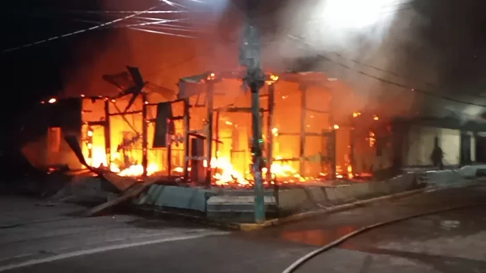 Negocio en Altagracia es reducido a cenizas