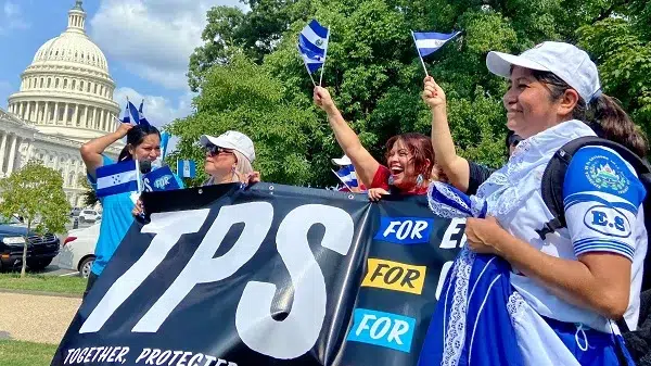 TPS en riesgo: fiscales de Estados Unidos buscan frenar su cancelación