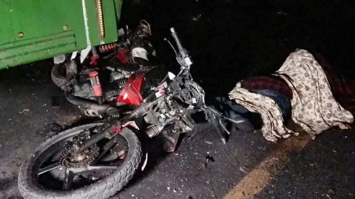 Eddy Antonio García Reynosa, de 38 años, se estrelló contra la parte trasera del bus. Foto: Redes Sociales