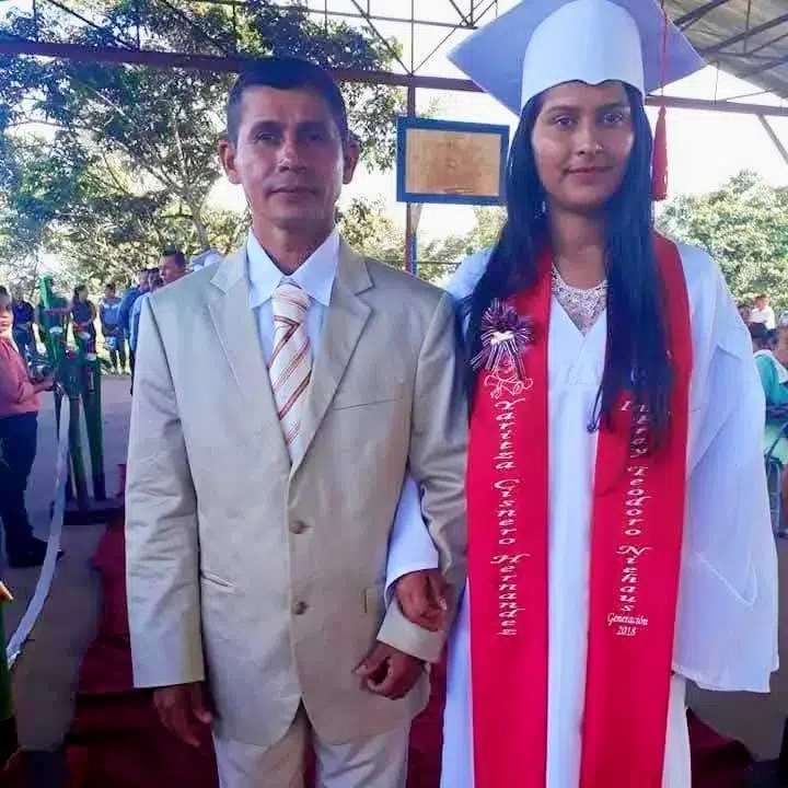 “La gente recuerda a mi papá como un hombre trabajador y respetuoso; nunca imaginamos que un momento de dolor terminaría en tanta tristeza”, expresó Yaritza Cisneros Hernández, hija de don Misael.