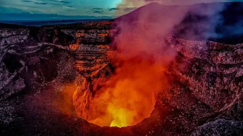 Alerta preventiva por actividad aumentada en el cráter del Volcán Masaya