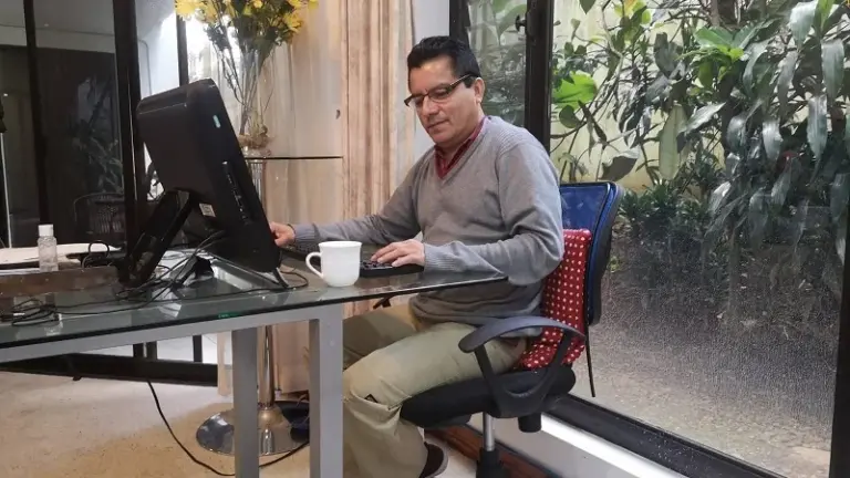 Alonso Mejía Sánchez, el periodista poeta que defendió la palabra