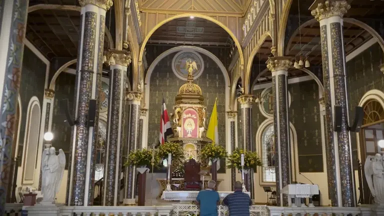 Canción dedicada a la Virgen de los Ángeles une poesía, música y tradición