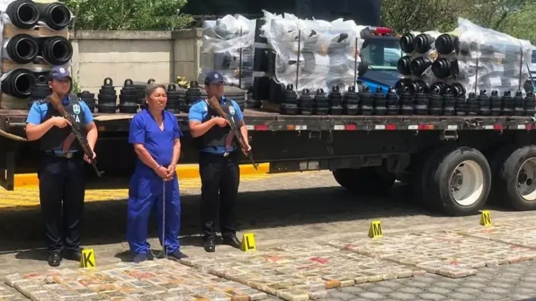 Policía ocupa 750 kilos de cocaína en Peñas Blancas